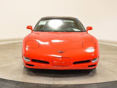 Used 2004 Chevrolet Corvette Coupe w/ Roof Package image 3