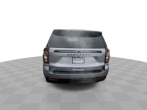 Used 2024 Chevrolet Suburban Z71 w/ Luxury Package image 7