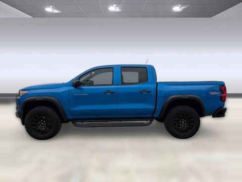 Used 2024 Chevrolet Colorado Trail Boss w/ Advanced Trailering Package AWD/4WD image 2