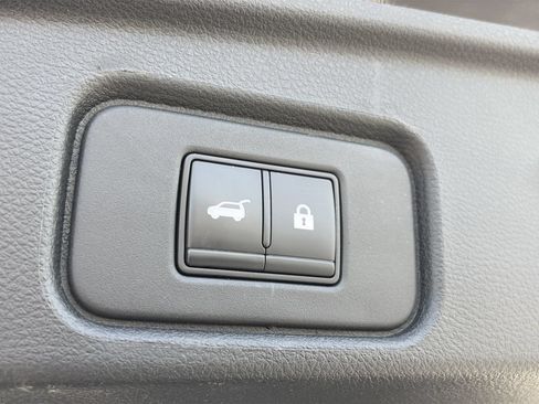 Certified 2022 Nissan Pathfinder Platinum w/ Cargo Package FWD image 33