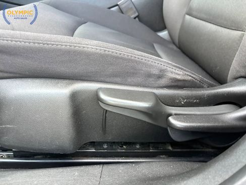 Used 2014 Chevrolet Impala LT w/ Convenience Package image 32