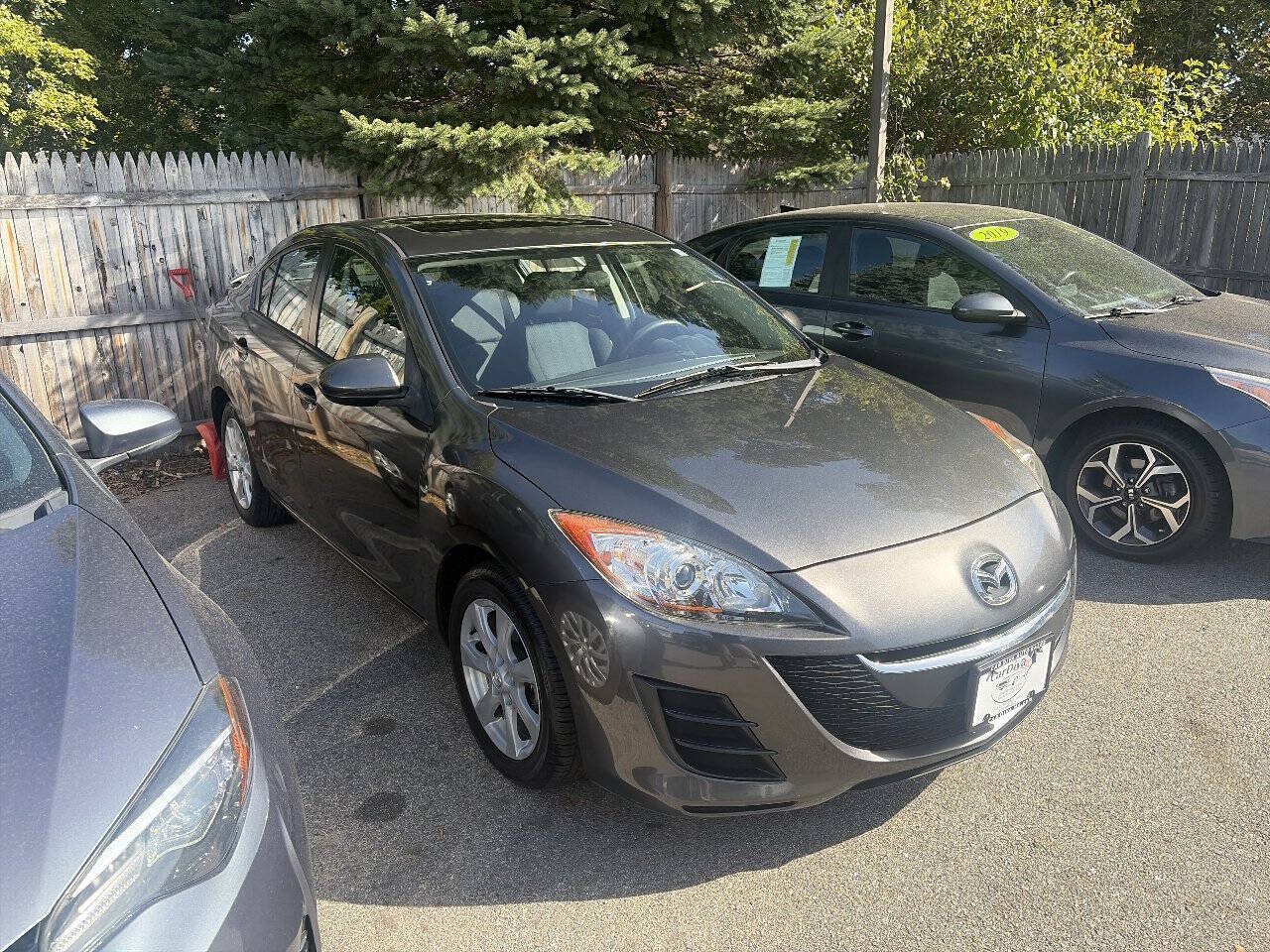 Used 2010 MAZDA MAZDA3 i Touring FWD image 3