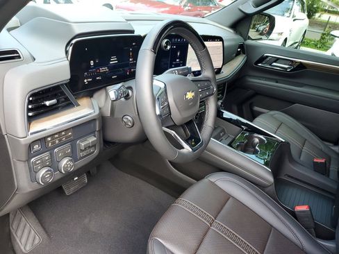 Used 2026 Chevrolet Suburban High Country AWD/4WD image 20