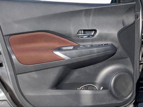 Used 2023 Nissan Kicks SR FWD image 22