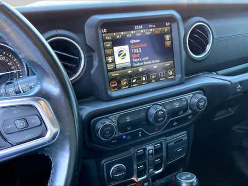 Used 2022 Jeep Wrangler Unlimited Rubicon 4xe AWD/4WD image 7