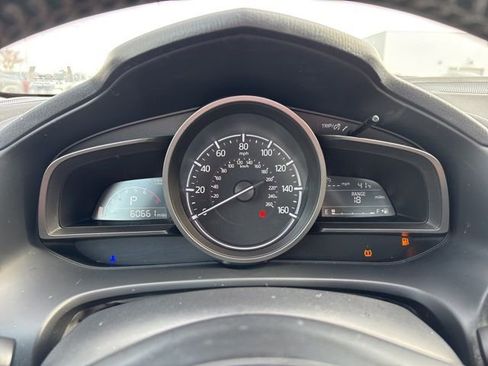 Used 2018 MAZDA MAZDA3 Touring image 7