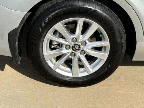 Used 2025 Toyota Camry LE w/ Convenience Package AWD/4WD image 9
