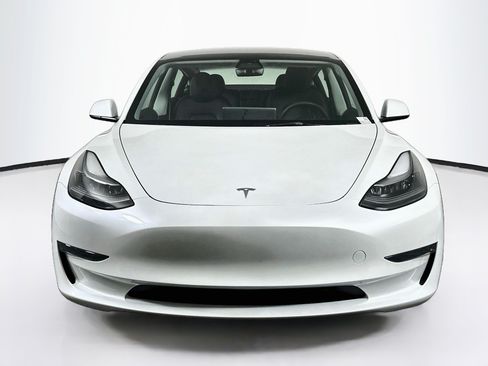Used 2023 Tesla Model 3 Standard Range RWD image 2