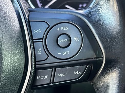 Used 2019 Toyota Camry SE w/ Convenience Package image 17