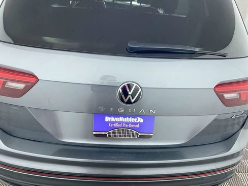 Used 2023 Volkswagen Tiguan SE R-Line image 11