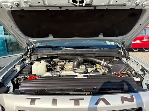 Used 2019 Nissan Titan SV w/ SV Convenience Package image 34