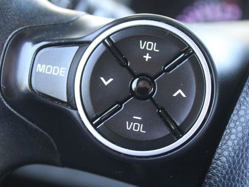 Used 2014 Kia Soul FWD image 25