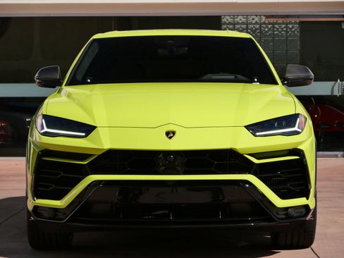 Used 2022 Lamborghini Urus AWD/4WD image 5