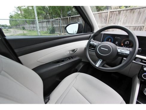 Certified 2026 Hyundai Tucson SEL Plus FWD image 9