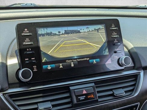 Used 2020 Honda Accord Touring image 18