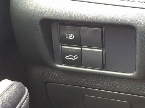 Used 2020 Toyota Highlander XLE image 25