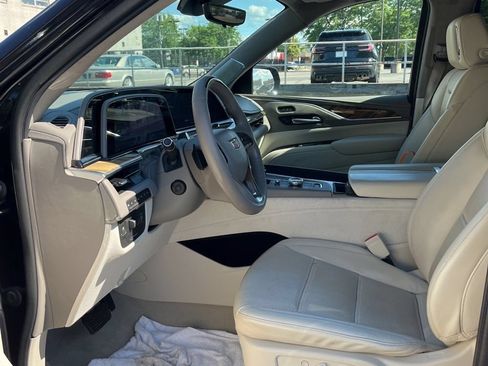 Used 2021 Cadillac Escalade ESV Sport Platinum AWD/4WD image 5