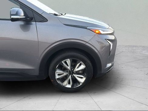 Used 2023 Chevrolet Bolt EUV LT w/ Convenience Package FWD image 33