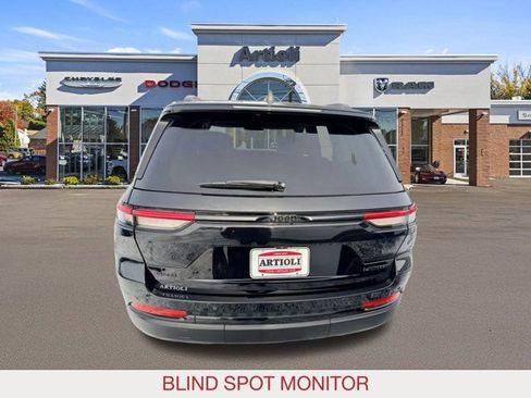 Used 2023 Jeep Grand Cherokee Limited w/ Black Appearance Package image 6