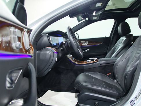 Certified 2020 Mercedes-Benz E 350 4MATIC Sedan image 5