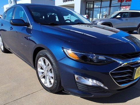 Used 2022 Chevrolet Malibu LT FWD image 2