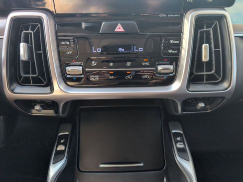 Used 2021 Kia Sorento EX image 20