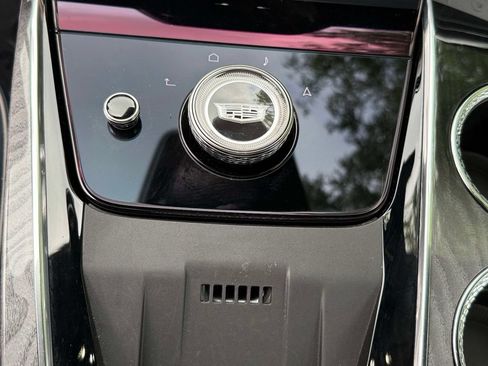 Used 2025 Cadillac Escalade IQ Luxury 2 w/ LPO, Premium Carpet Package AWD/4WD image 24