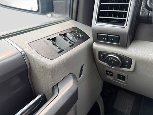 Used 2018 Ford F150 XLT w/ Equipment Group 302A Luxury AWD/4WD image 16