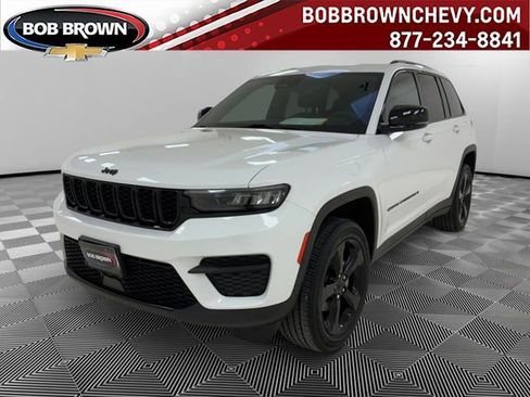 Used 2023 Jeep Grand Cherokee Altitude AWD/4WD image 1