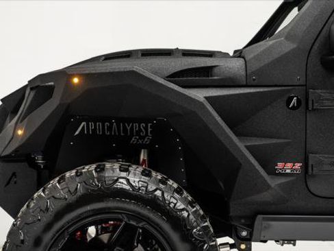 Used 2025 Jeep Gladiator Sport image 17