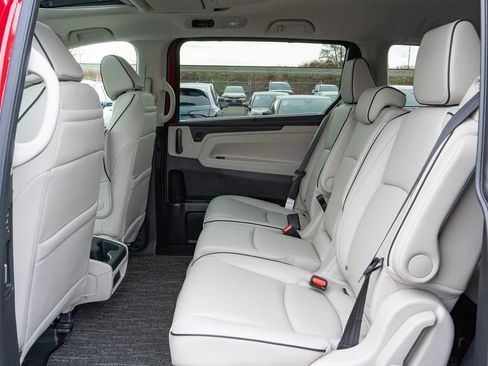 New 2027 Honda Odyssey Touring image 11