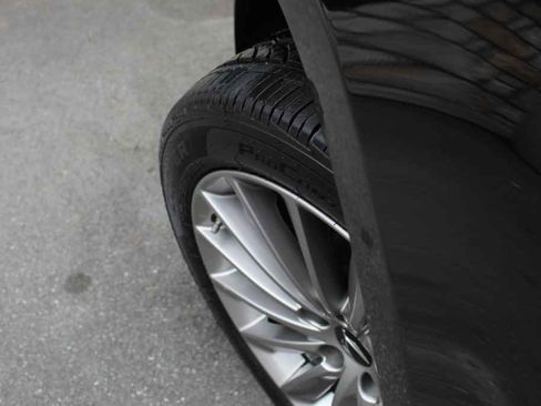 Used 2016 Hyundai Equus Signature image 32