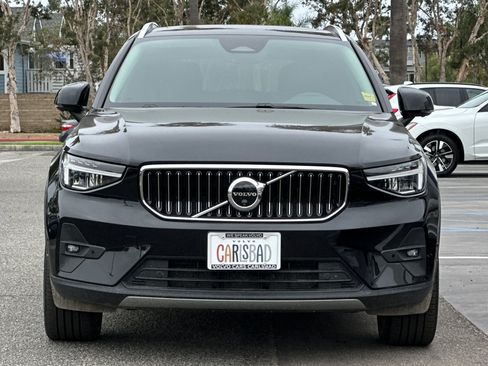 Certified 2025 Volvo XC40 B5 Plus AWD/4WD image 9