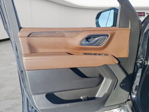 Used 2024 Chevrolet Tahoe High Country image 17