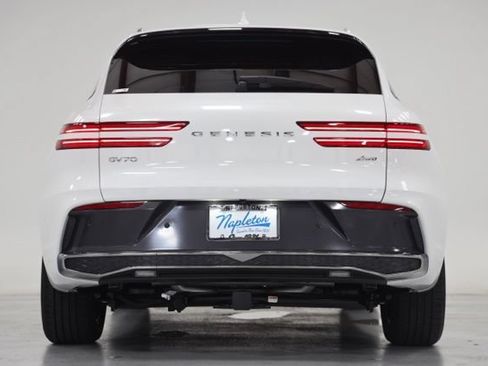 New 2026 Genesis GV70 2.5T Advanced w/ G1 Accessory Package AWD/4WD image 11