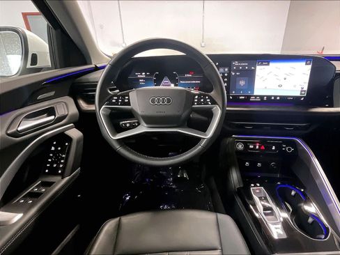 Certified 2025 Audi Q5 Premium Plus w/ Premium Plus AWD/4WD image 8