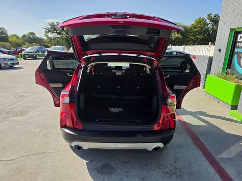 Used 2020 Ford Escape SE FWD image 24