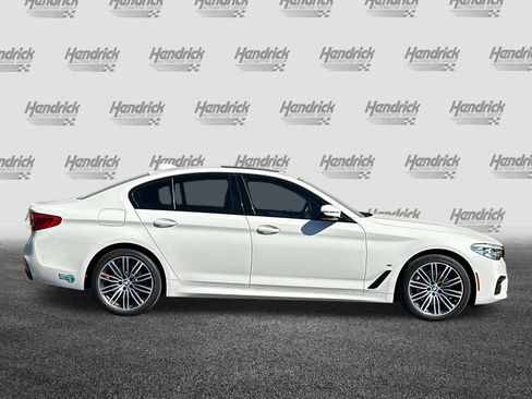 Used 2020 BMW 530e w/ M Sport Package image 3