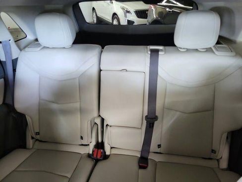 Certified 2022 Cadillac XT5 Premium Luxury image 12