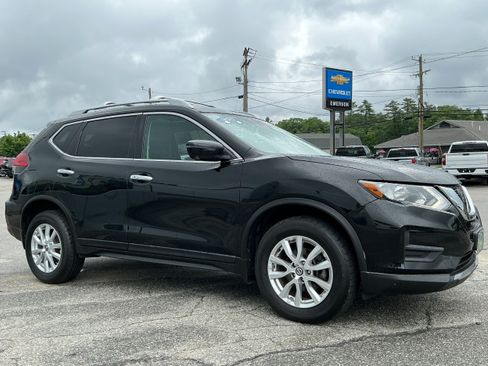 Used 2017 Nissan Rogue SV w/ Sun & Sound Touring Package AWD/4WD image 2