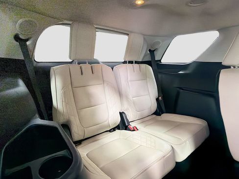 Used 2017 Ford Explorer Platinum AWD/4WD image 30