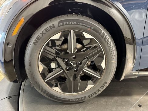 New 2026 Kia EV6 Wind AWD/4WD image 2