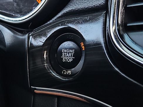 Used 2019 Jeep Grand Cherokee Limited AWD/4WD image 26
