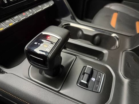Used 2024 GMC Sierra 1500 AT4 w/ Technology Package AWD/4WD image 16