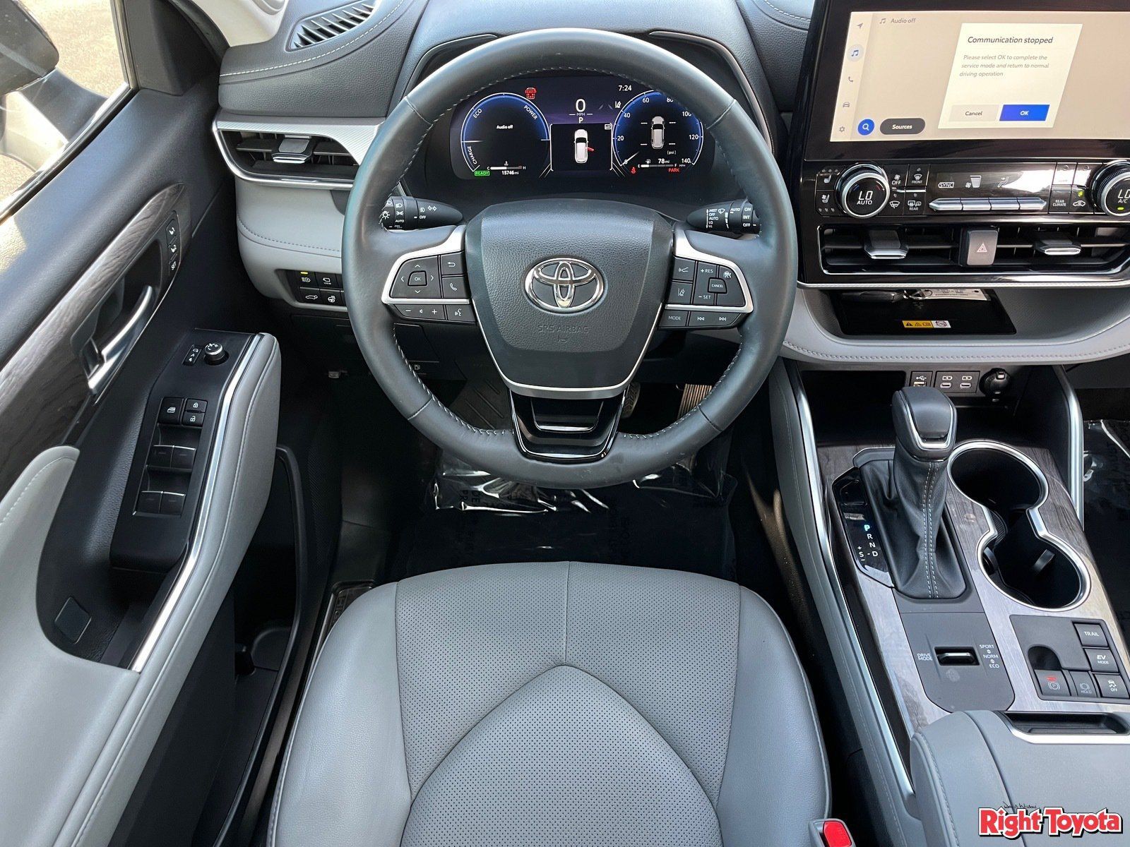 Used 2024 Toyota Highlander Platinum AWD/4WD image 16