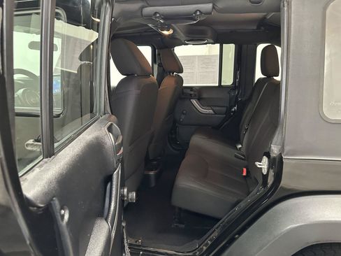 Used 2014 Jeep Wrangler Unlimited Sport w/ Connectivity Group AWD/4WD image 31