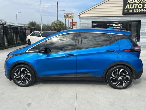 Used 2023 Chevrolet Bolt LT w/ Infotainment Package image 8