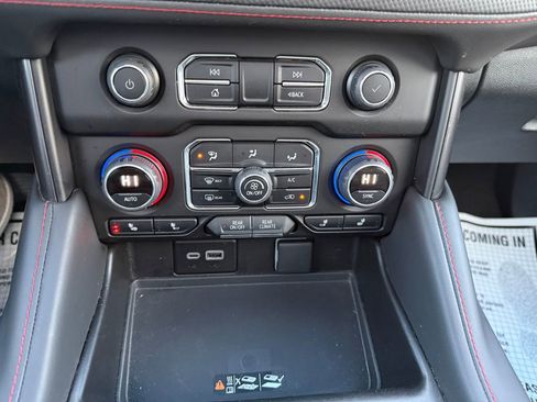 Used 2024 Chevrolet Suburban RST image 25