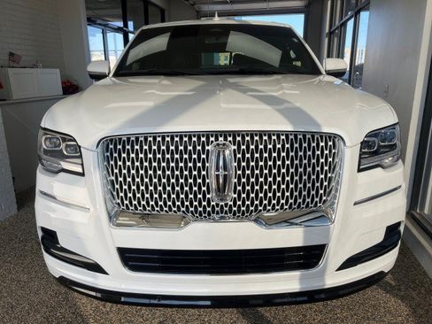 Used 2024 Lincoln Navigator Reserve AWD/4WD image 6