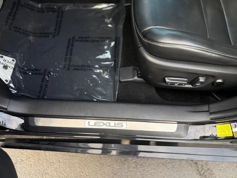 Used 2016 Lexus CT 200h FWD image 28